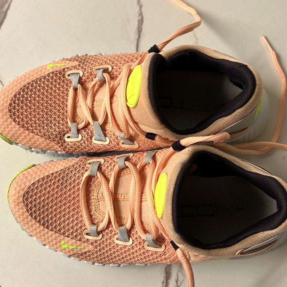 Nike Metcons Rare Color-Scheme - image 2